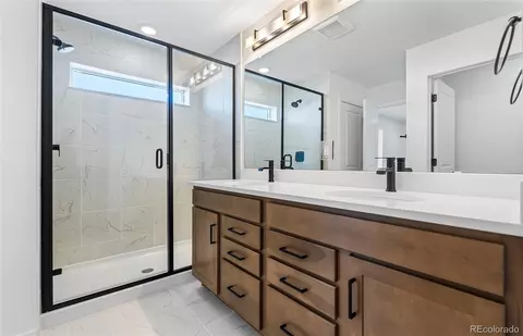 25061 Evans Dr, Aurora, CO 80018 photo 2