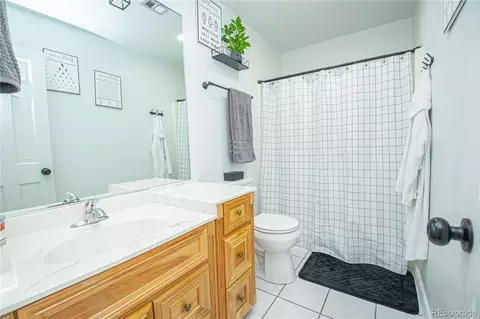 Bath - 12552 E Bates Cir, Aurora, CO 80014 photo 1 of 3