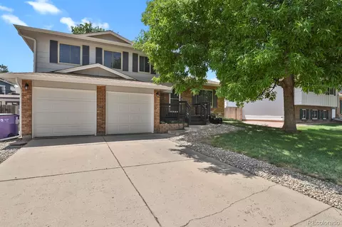 8962 W Temple Pl, Littleton, CO 80123