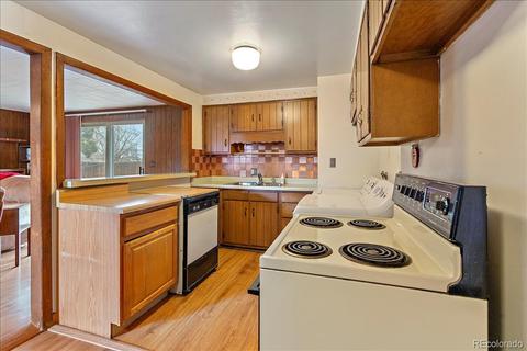 6827 W 53rd Pl, Arvada, CO 80002 photo 8