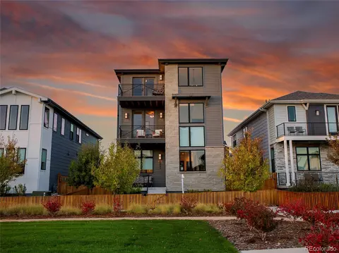 6047 N Nepal Ct, Aurora, CO 80019