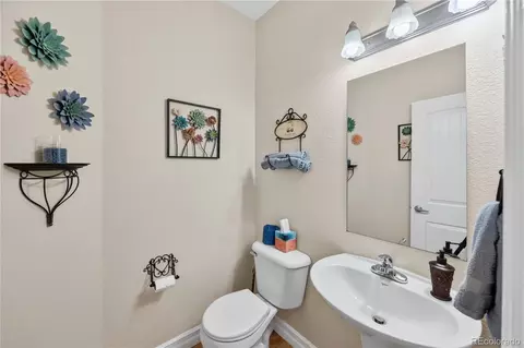 Bath - 10281 Foxfire St, Longmont, CO 80504 photo 1 of 6