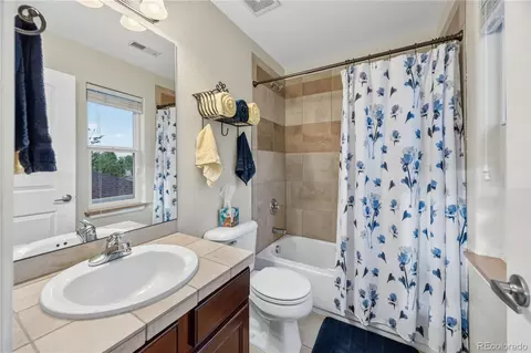 Bath - 10281 Foxfire St, Longmont, CO 80504 photo 5 of 6