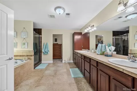 Bath - 10281 Foxfire St, Longmont, CO 80504 photo 2 of 6