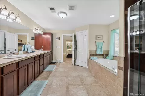 Bath - 10281 Foxfire St, Longmont, CO 80504 photo 3 of 6