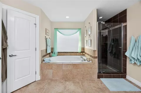 Bath - 10281 Foxfire St, Longmont, CO 80504 photo 4 of 6