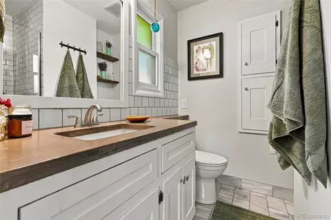 Bath - 1663 S Vrain St, Denver, CO 80219 photo 2 of 6