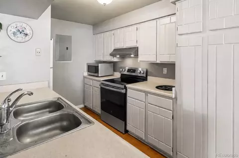 Kitchen - 1192 S Eagle Cir #C, Aurora, CO 80012 photo 3 of 5