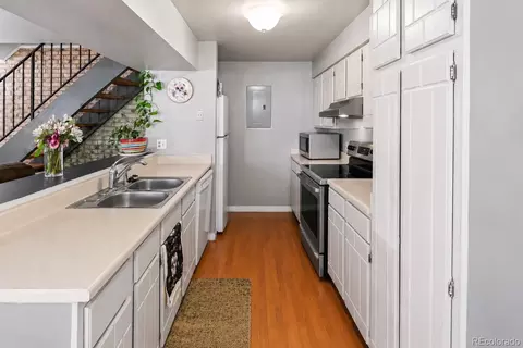 Kitchen - 1192 S Eagle Cir #C, Aurora, CO 80012 photo 4 of 5
