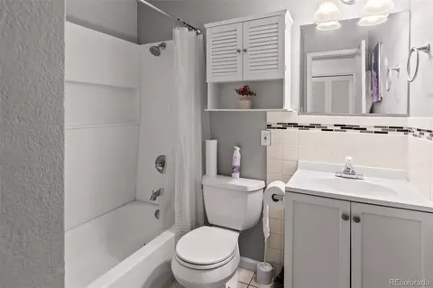 Bath - 1192 S Eagle Cir #C, Aurora, CO 80012 photo 1 of 1