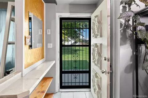 Entry Way - 1192 S Eagle Cir #C, Aurora, CO 80012 photo 3 of 4
