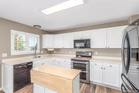 Kitchen - 20203 E Progress Pl, Centennial, CO 80015 photo 3 of 5