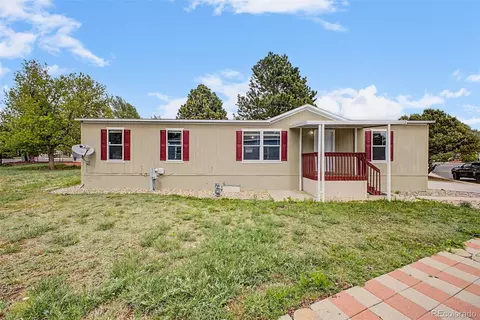 1095 Western Dr, Colorado Springs, CO 80915