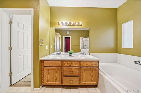 Bath - 7777 E 23rd Ave #101, Denver, CO 80238 photo 4 of 5