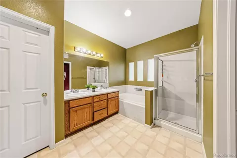 Bath - 7777 E 23rd Ave #101, Denver, CO 80238 photo 3 of 5