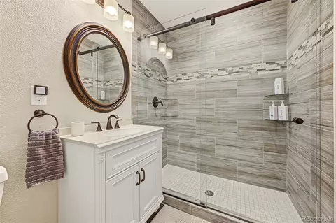 Bath - 25030 E Indore Pl, Aurora, CO 80016 photo 5 of 5