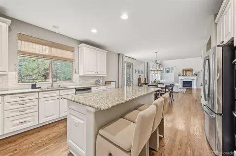 Kitchen - 25030 E Indore Pl, Aurora, CO 80016 photo 2 of 4