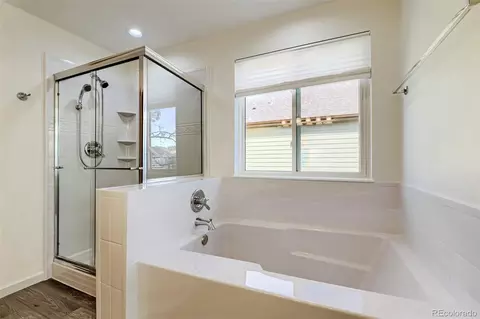 Bath - 19024 E Chenango Cir, Aurora, CO 80015 photo 3 of 5
