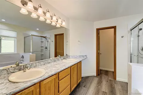 Bath - 19024 E Chenango Cir, Aurora, CO 80015 photo 2 of 5