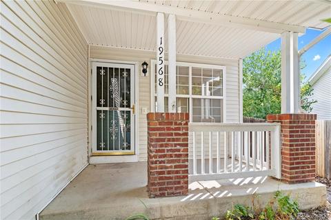 19568 E 18th Ave, Aurora, CO 80011 photo 2