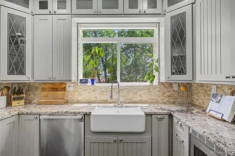 Kitchen - 1284 Elder Ave, Boulder, CO 80304 photo 4 of 5