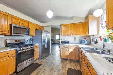 5106 Eagle Ct, Denver, CO 80239 photo 8