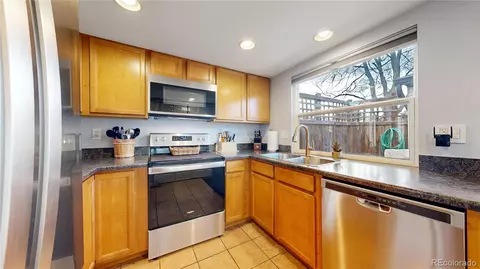 Kitchen - 3658 S Laredo St #E, Aurora, CO 80013 photo 2 of 2