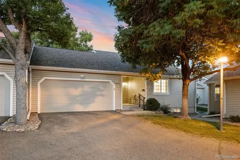 2808 S Heather Gardens Way #B, Aurora, CO 80014