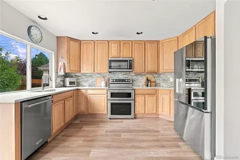 Kitchen - 5893 E 129th Ave, Thornton, CO 80602 photo 4 of 6