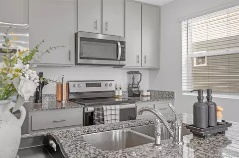 Kitchen - 18159 E 51st Ave, Denver, CO 80249 photo 3 of 6