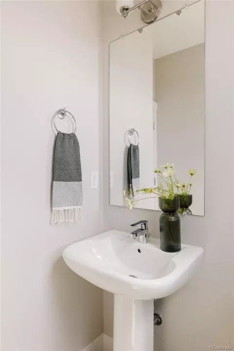 Bath - 8972 E 47th Ave, Denver, CO 80238 photo 1 of 5