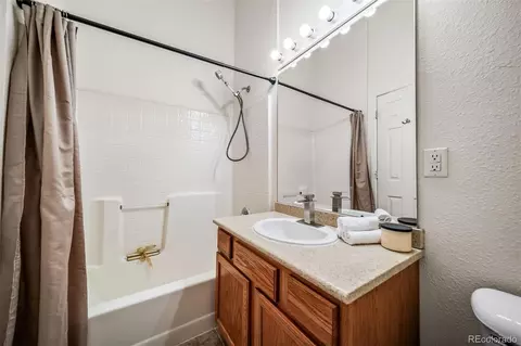 Bath - 17265 E Ford Dr, Aurora, CO 80017 photo 1 of 2