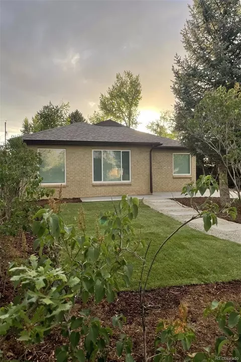 2323 N Niagara St, Denver, CO 80207