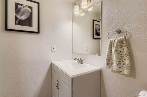Bath - 19357 Eastman Pl, Aurora, CO 80013 photo 1 of 5
