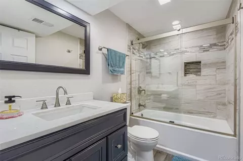 Bath - 19357 Eastman Pl, Aurora, CO 80013 photo 5 of 5