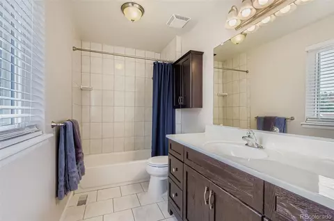 Bath - 19357 Eastman Pl, Aurora, CO 80013 photo 2 of 5