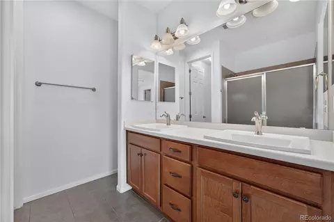 Bath - 25644 E Byers Dr, Aurora, CO 80018 photo 1 of 4