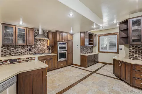 Kitchen - 7567 S Settlers Dr, Morrison, CO 80465 photo 7 of 7