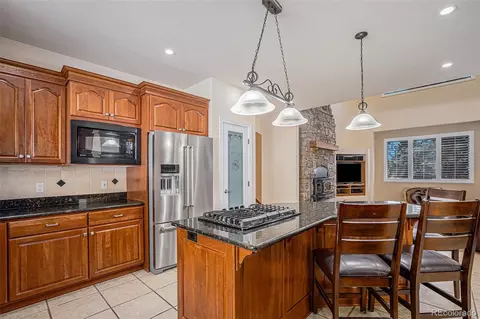 Kitchen - 7567 S Settlers Dr, Morrison, CO 80465 photo 4 of 7