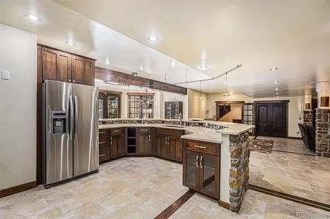 Kitchen - 7567 S Settlers Dr, Morrison, CO 80465 photo 6 of 7