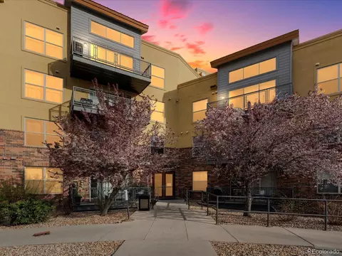 9019 E Panorama Cir #D320, Englewood, CO 80112
