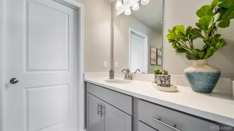 Bath - 22421 E 46th Ave, Aurora, CO 80019 photo 2 of 2