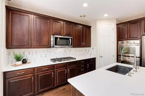 Kitchen - 2102 Broadleaf Loop, Castle Rock, CO 80109 photo 2 of 5