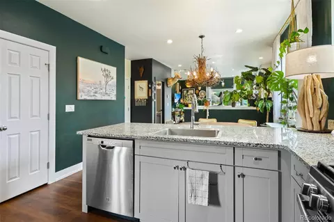 Kitchen - 159 Moose Trl, Silverthorne, CO 80498 photo 5 of 6