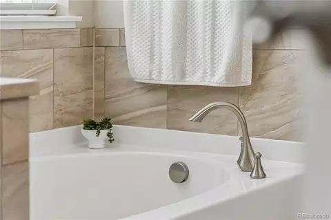 Bath - 24347 E Long Dr, Aurora, CO 80016 photo 3 of 4