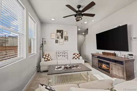 3827 Dove Ln, Evans, CO 80620 photo 9