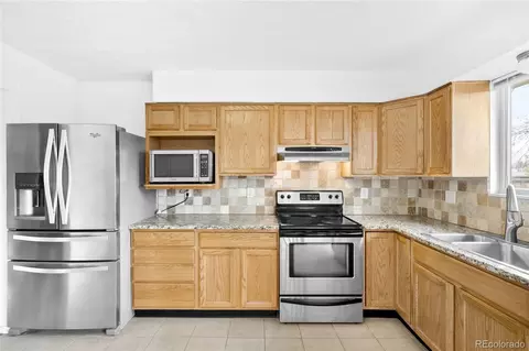 Kitchen - 16010 E 11th Ave, Aurora, CO 80011 photo 2 of 3