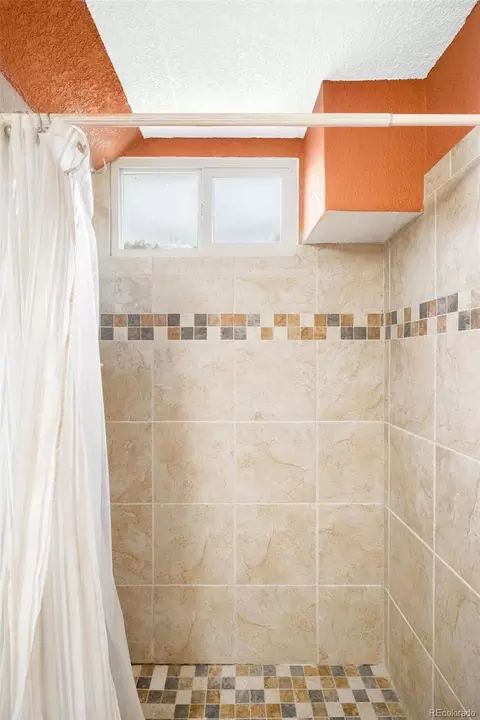 Bath - 16010 E 11th Ave, Aurora, CO 80011 photo 4 of 5