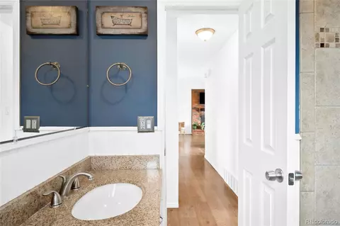 Bath - 16010 E 11th Ave, Aurora, CO 80011 photo 3 of 5