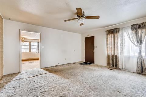 1023 Macdavidson Cir, Dacono, CO 80514 photo 2